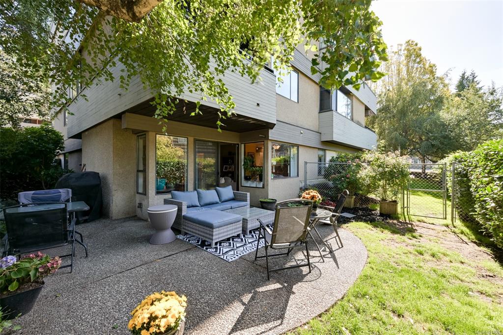 Third View of 3274 Glasgow Ave, Glasgow Place, Saanich, BC, V8X 1M2