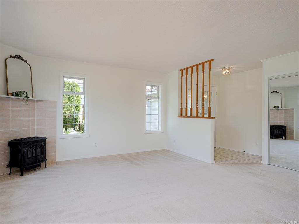 Fifth View of 4745 Falaise Dr, Saanich, BC, V8Y 3E8