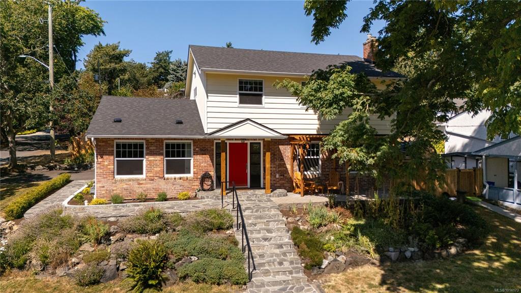 Fifth View of 900 Richmond Ave, Victoria, BC, V8S 3Z3