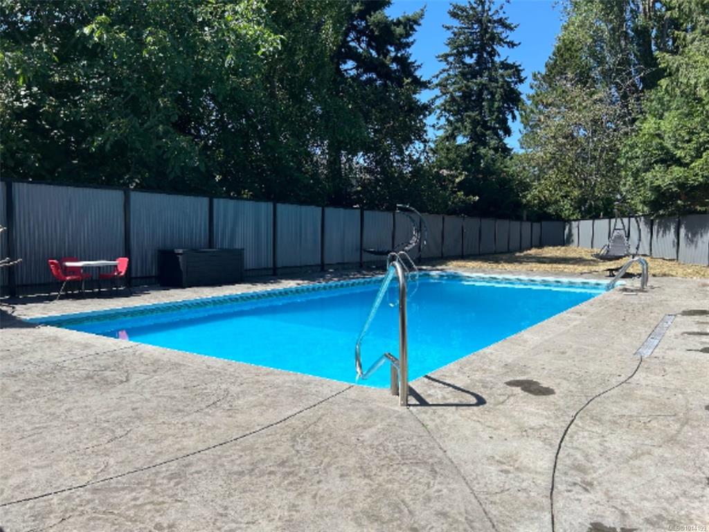 Third View of 1732 James Way, Nanaimo, BC, V9S 2S2