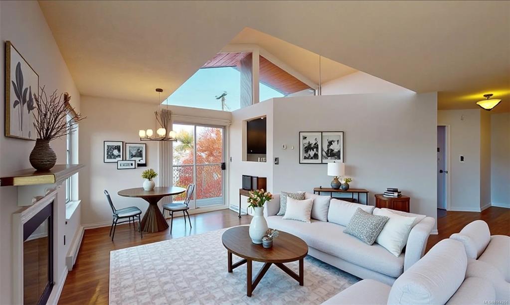 1055 Hillside Ave, 1014201, BC,