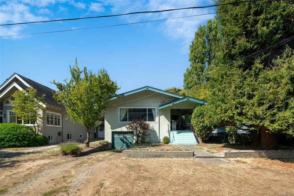 Fifth View of 1746 Lulie St, Oak Bay, BC, V8R 5W6