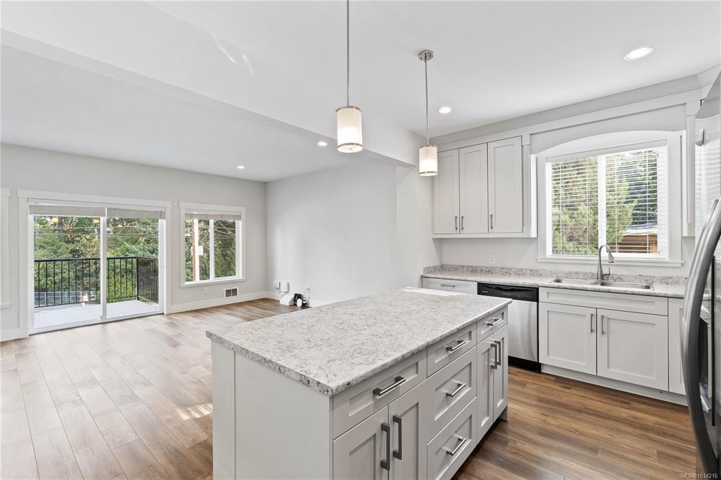 Third View of 671 Bowen Rd, Nanaimo, BC, V9R 2A3