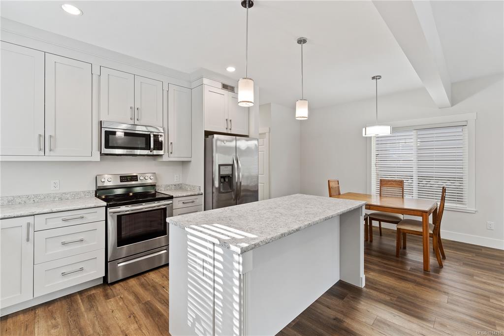 Fifth View of 671 Bowen Rd, Nanaimo, BC, V9R 2A3