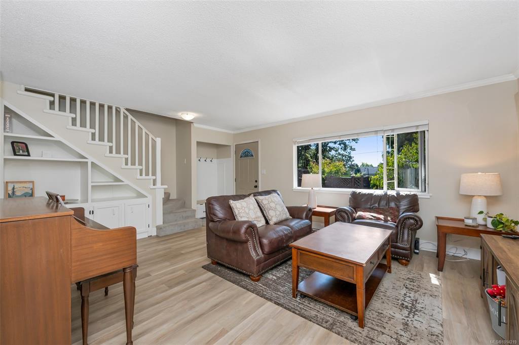 Third View of 1018 Falmouth Rd, Saanich, BC, V8X 3A5