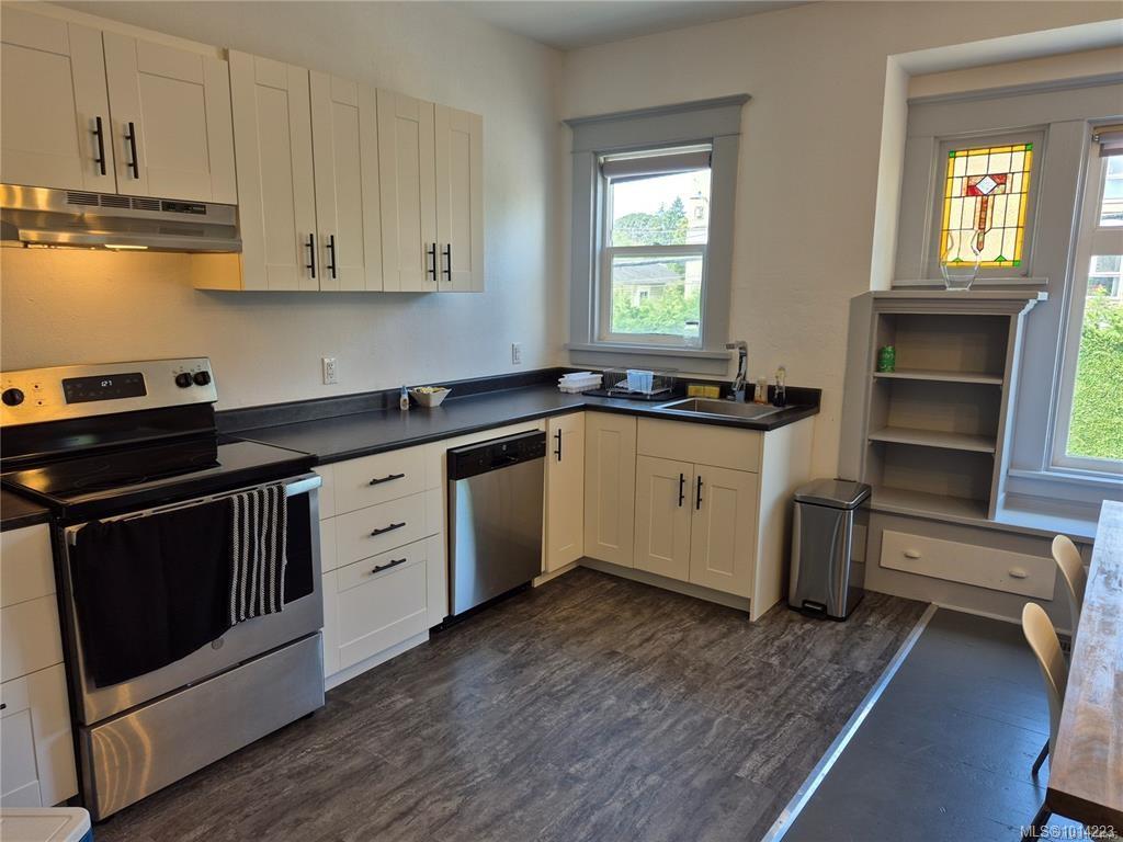 Fourth View of 361 363 Burnside Rd E, Victoria, BC, V9A 1A7