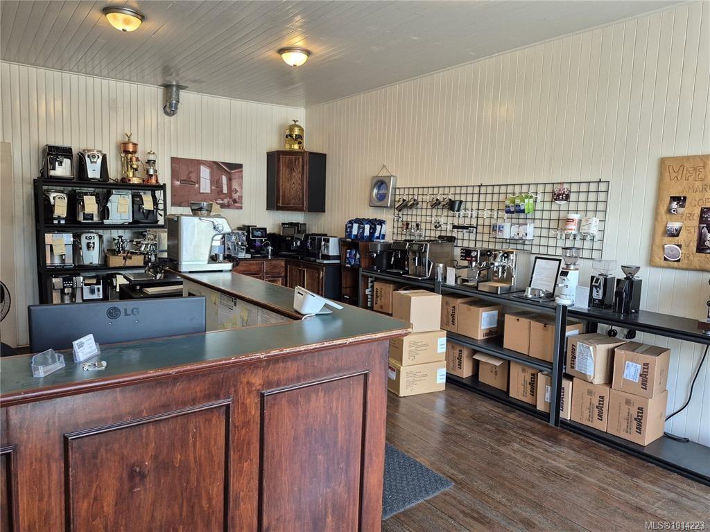 Fifth View of 361 363 Burnside Rd E, Victoria, BC, V9A 1A7