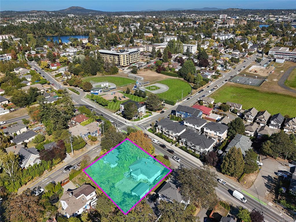 Fifth View of 826 Lampson St, Esquimalt, BC, V9A 6B2