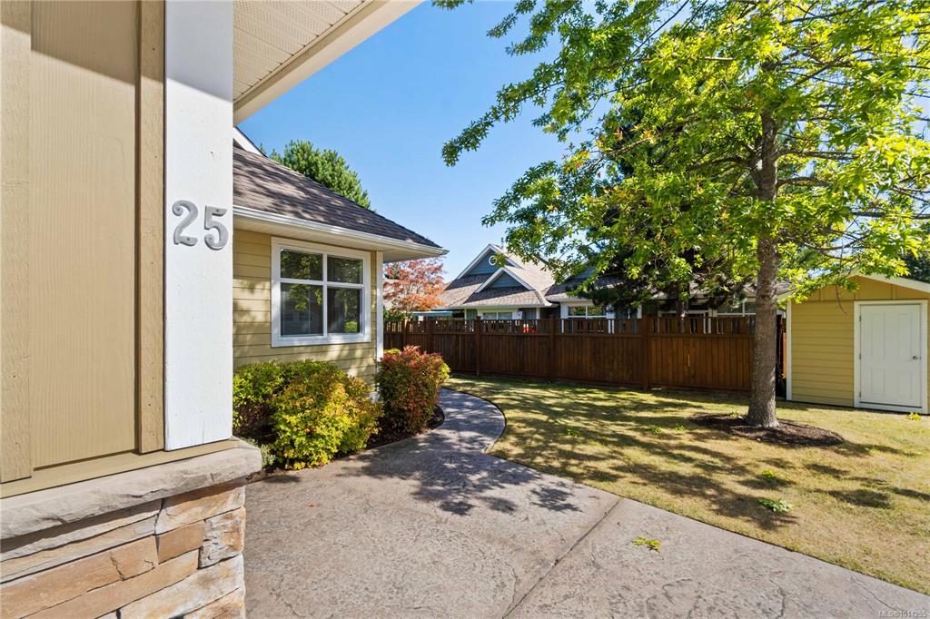Third View of 447 Pym St S, WEMBLEY LANE, Parksville, BC, V9P 2H9