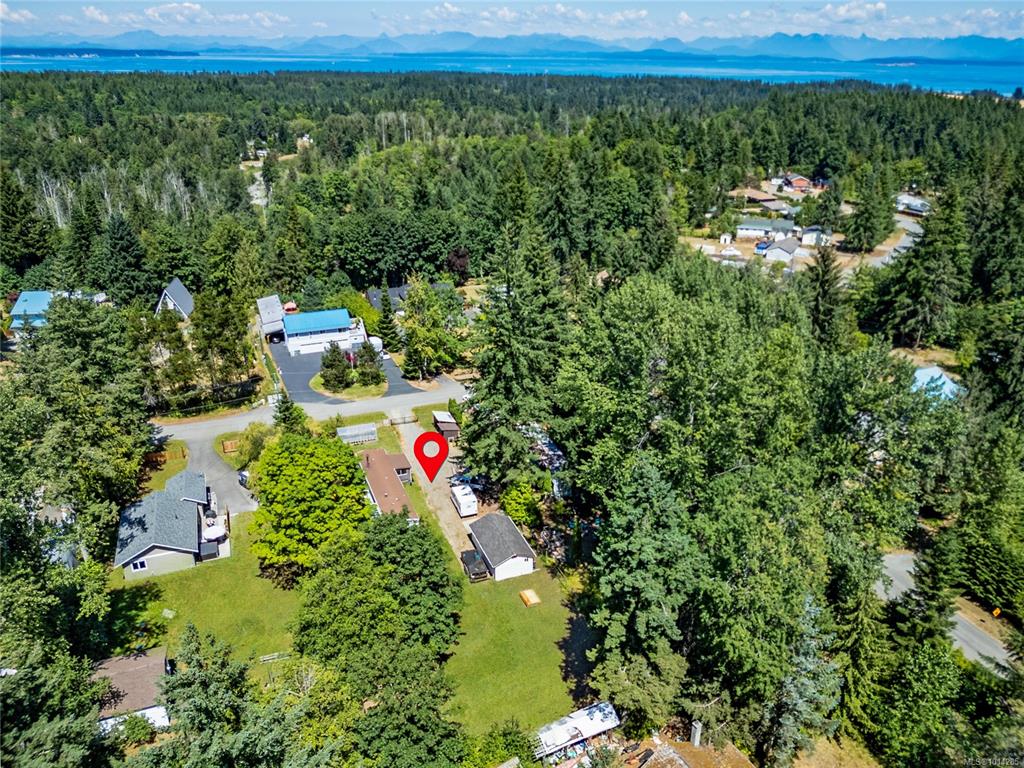 Fifth View of 2481 Oakes Rd, Black Creek, BC, V9J 1J1