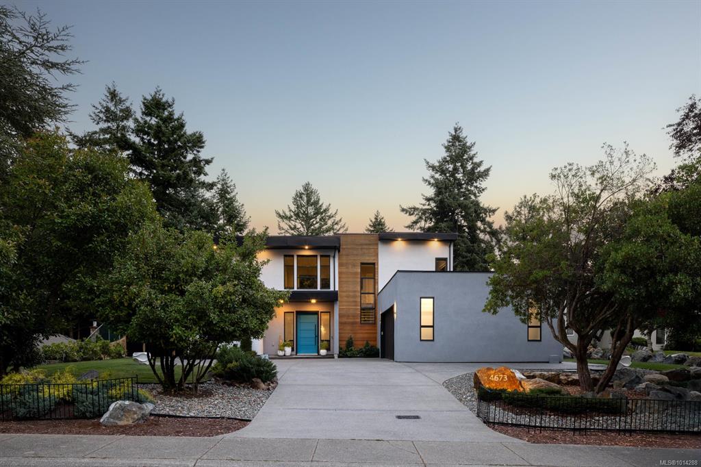 Second View of 4673 Boulderwood Dr, Saanich, BC, V8Y 2P8