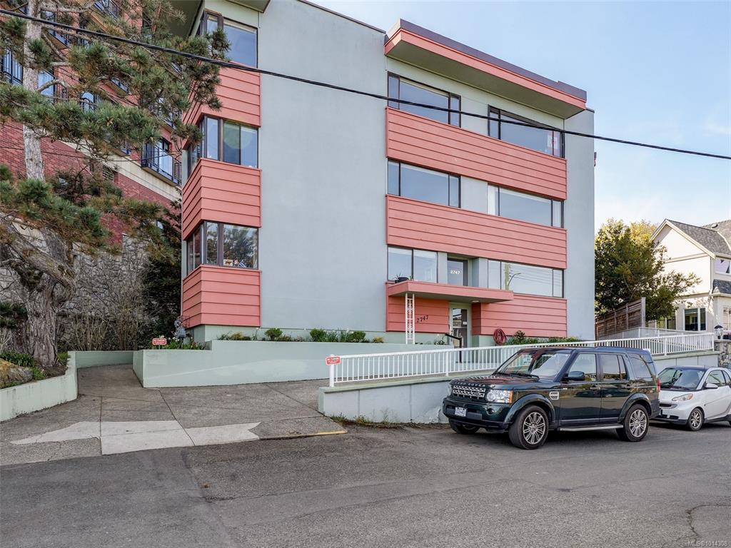 Third View of 2747 Satellite St, Satellite Apartments, Oak Bay, BC, V8S 5G7