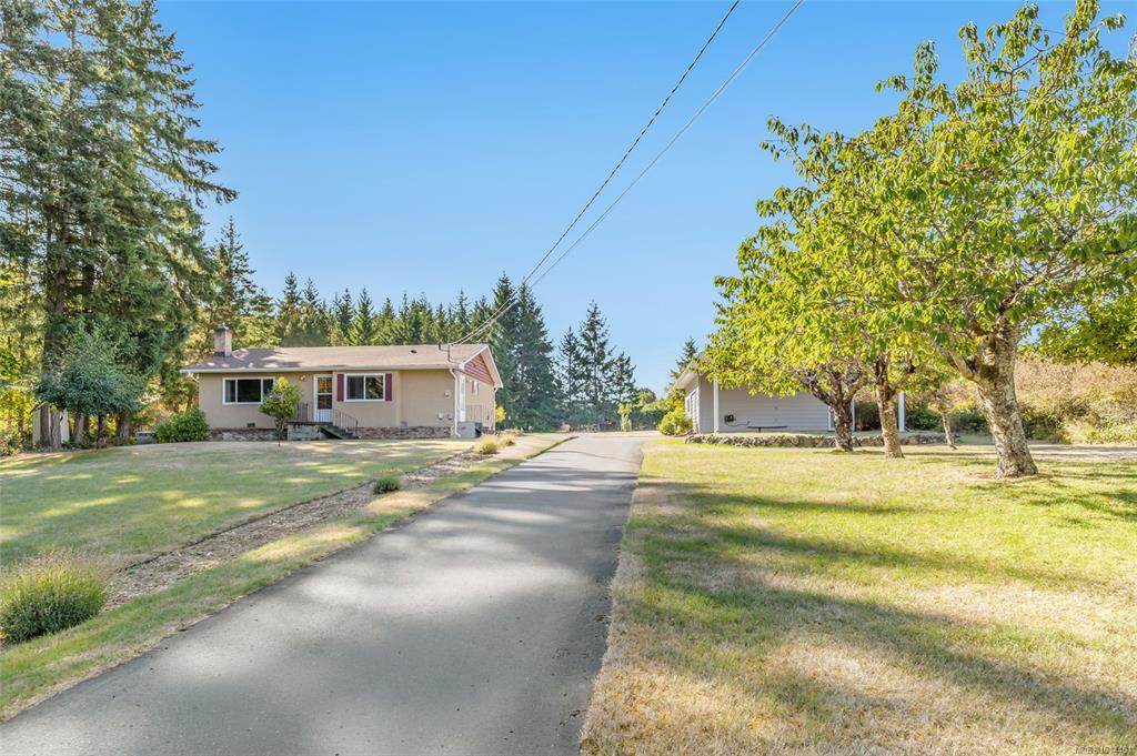 2402 Cross Rd, 1014401, BC,