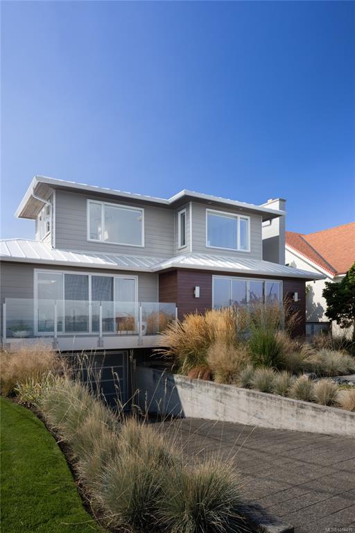 Fifth View of 1250 Beach Dr, Oak Bay, BC, V8S 2N3