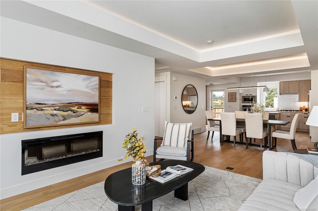 Third View of 4253 Dieppe Rd, Paragon Parc, Saanich, BC, V8X 2N2