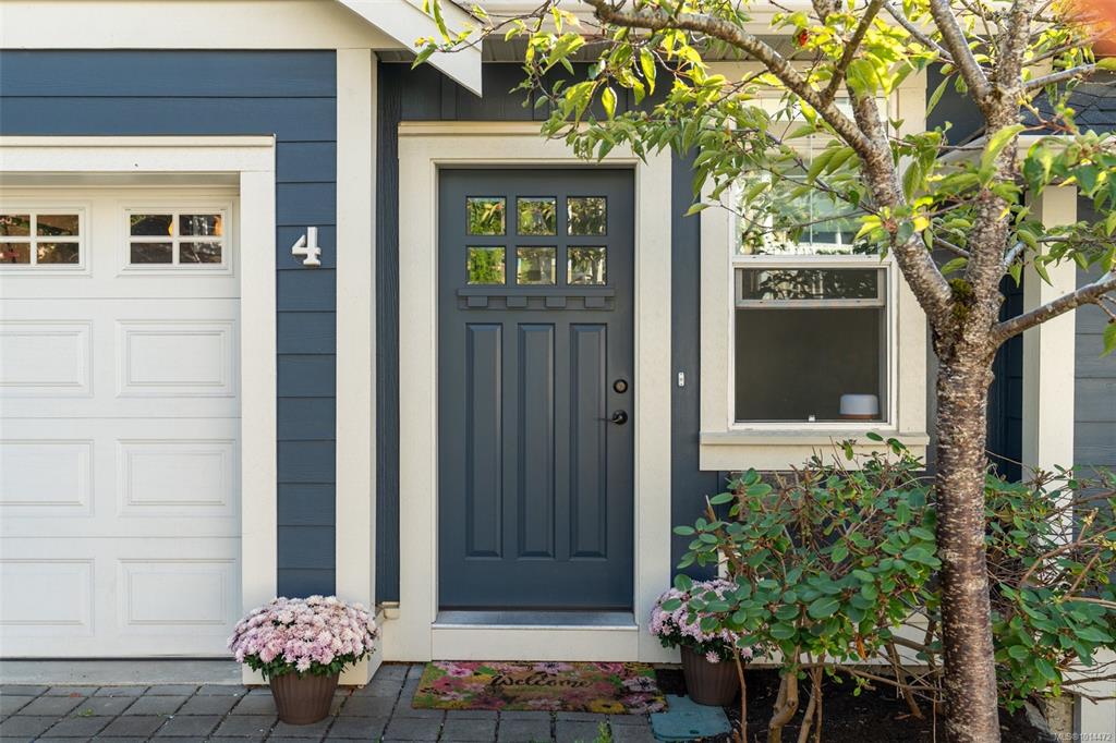 Fifth View of 4583 Wilkinson Rd, Wilkinson Ridge, Saanich, BC, V8Z 5C3