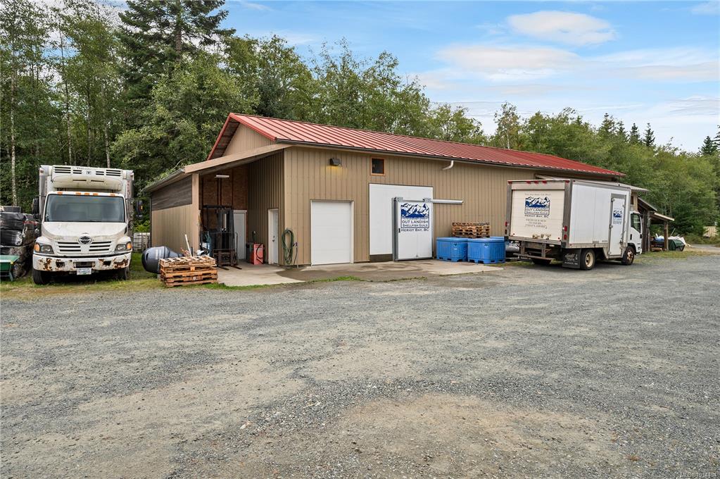 657 Industrial Way, 1014494, BC,