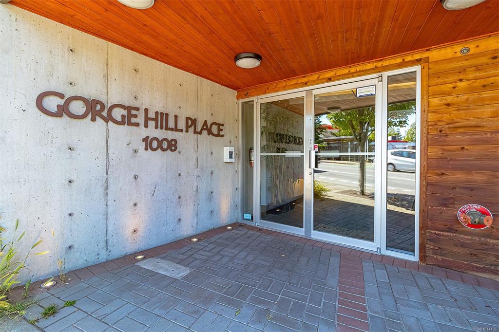 Second View of 1008 Tillicum Rd, Esquimalt, BC, V9A 1Z8