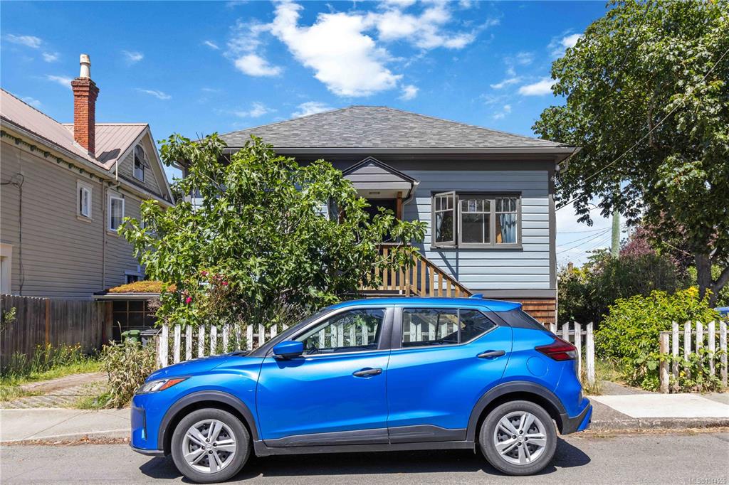 Fourth View of 1334 Pembroke St, Victoria, BC, V8R 1V4