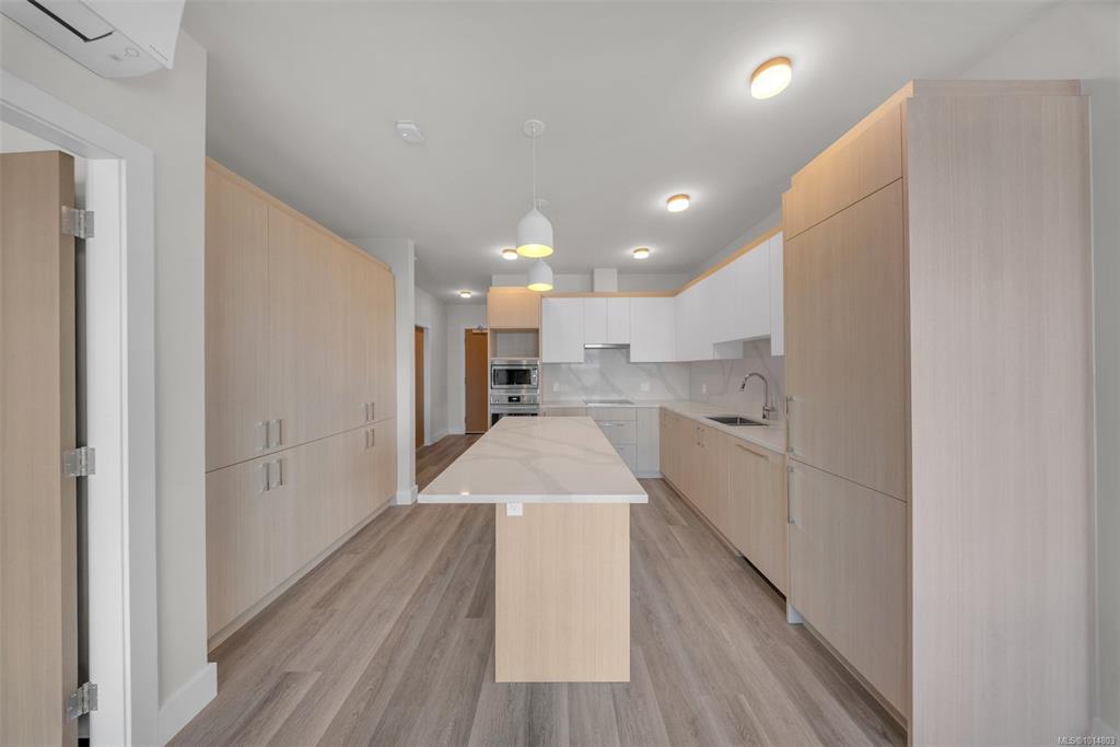 Fifth View of 622 Admirals Rd, Esquimalt, BC, V9A 2N7