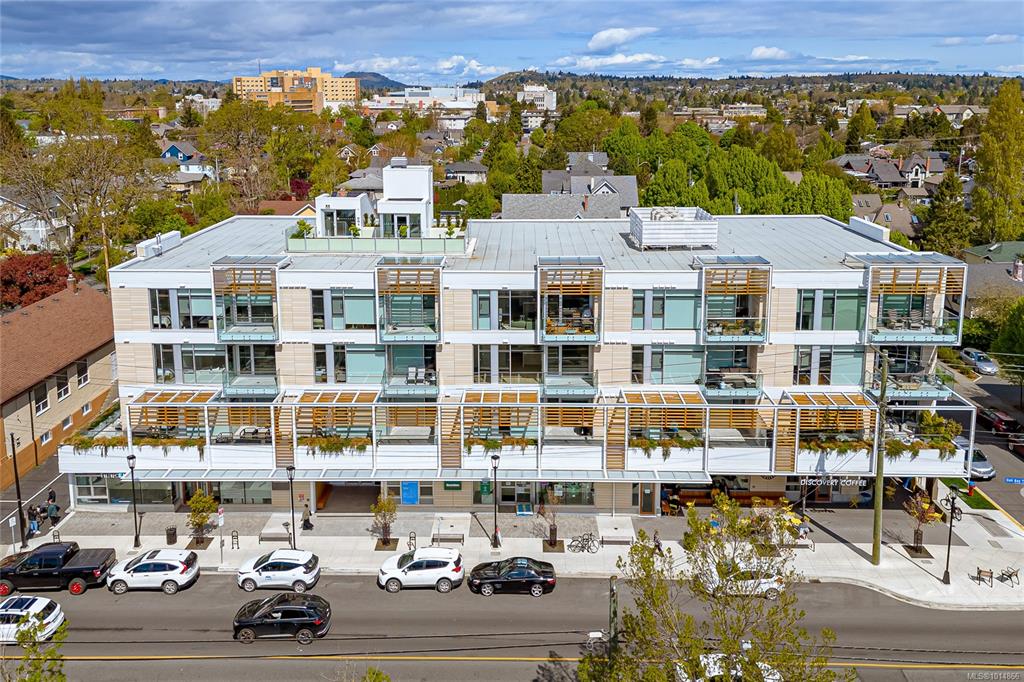 Fifth View of 1916 Oak Bay Ave, The Redfern, Victoria, BC, V8R 1C7