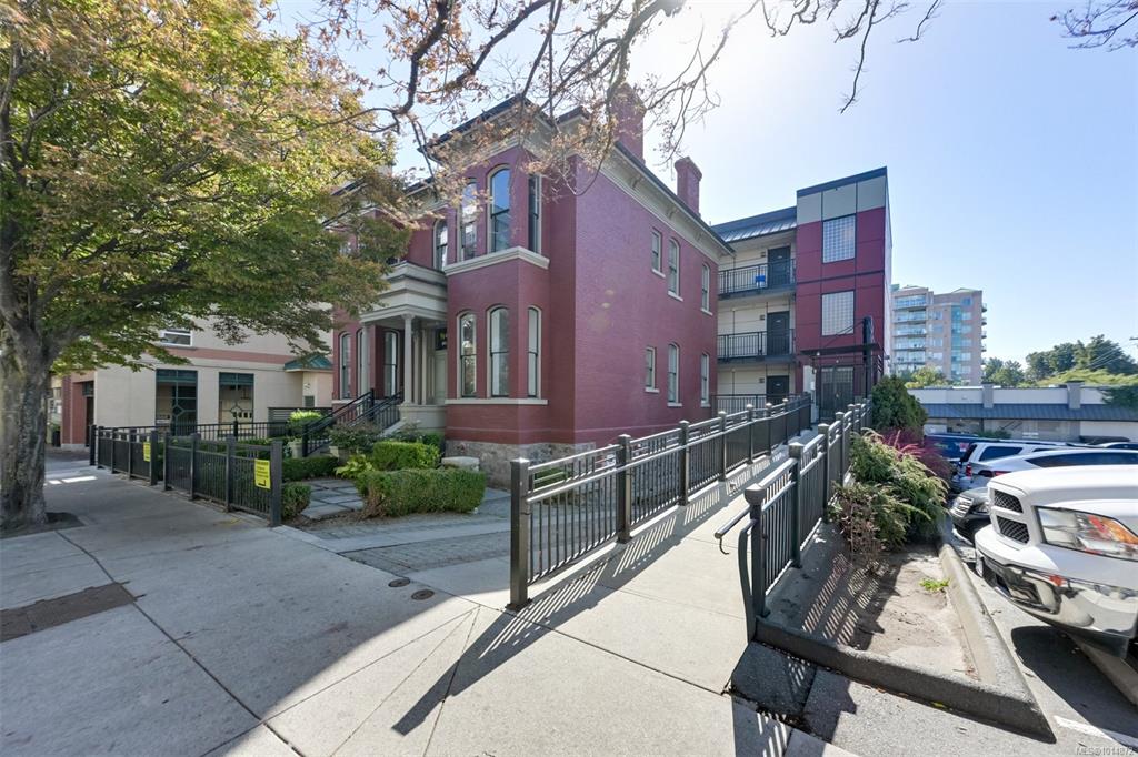 1007 Johnson St, 1014872, BC,