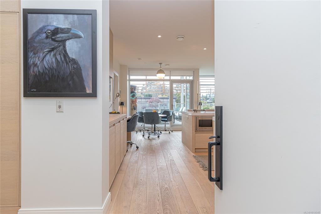 Fifth View of 1916 Oak Bay Ave, The Redfern, Victoria, BC, V8R 0B1