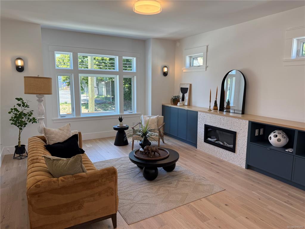 Fourth View of 1915 Fernwood Rd, Victoria, BC, V8T 2Y6