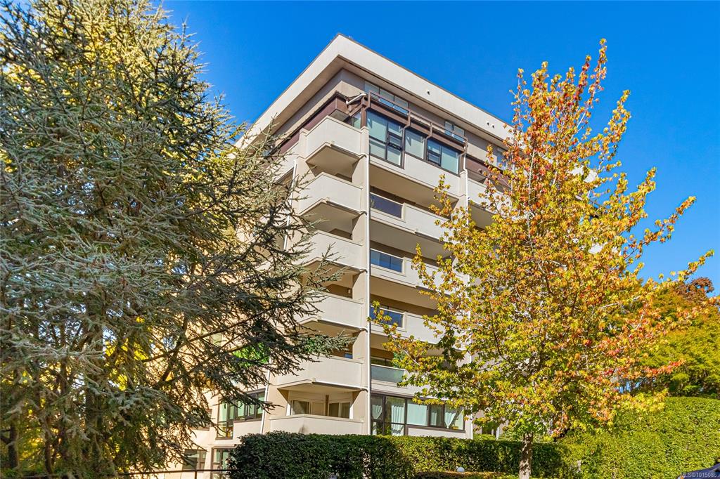 819 Burdett Ave, 1015086, BC,