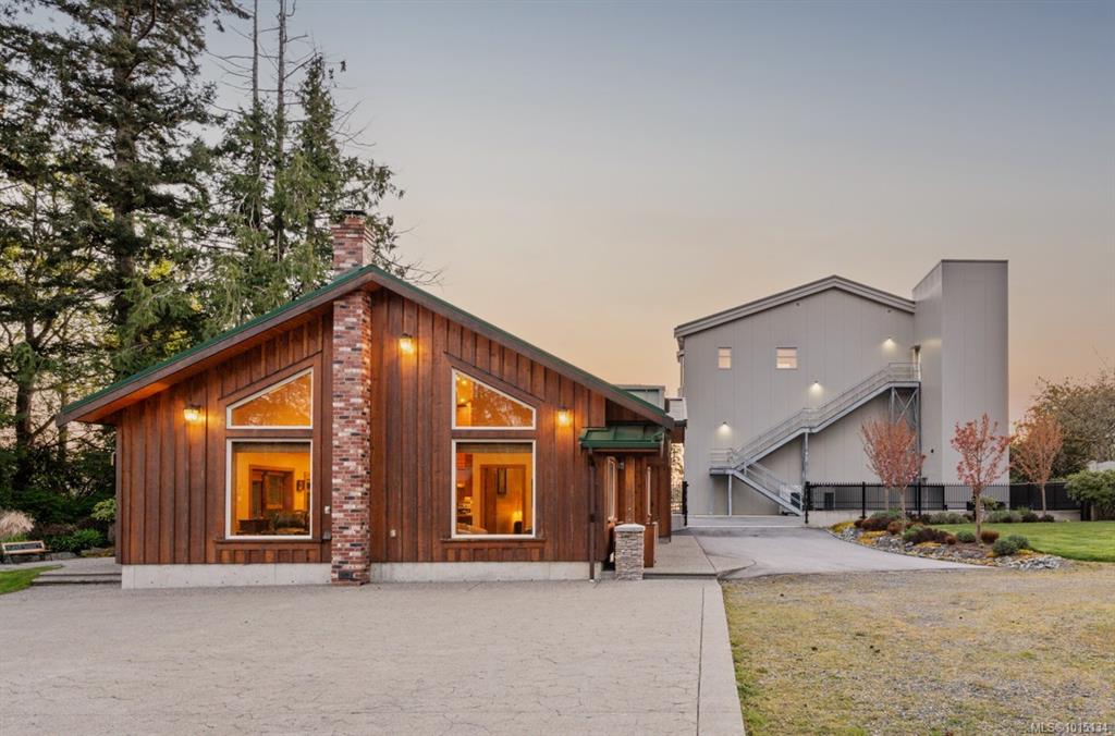 5583 Medberry Close, 1015134, BC,