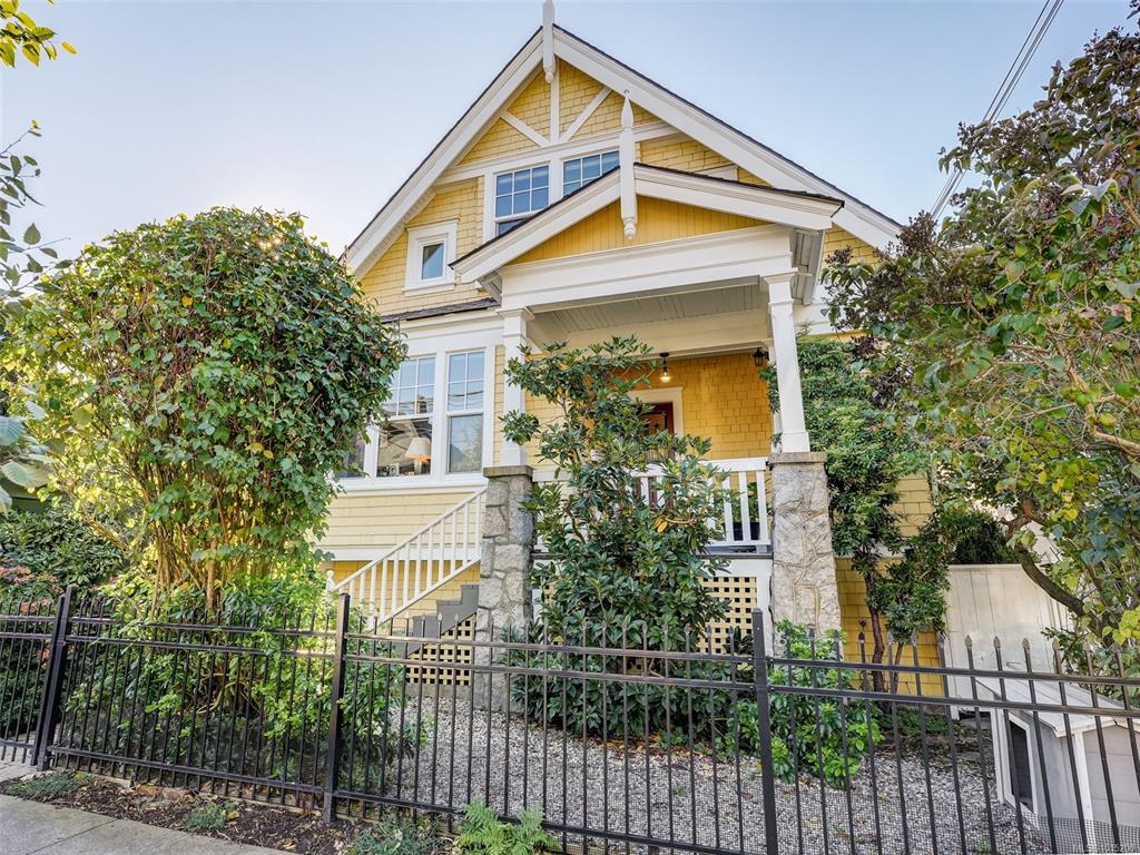 1165 Burdett Ave, 1015200, BC,