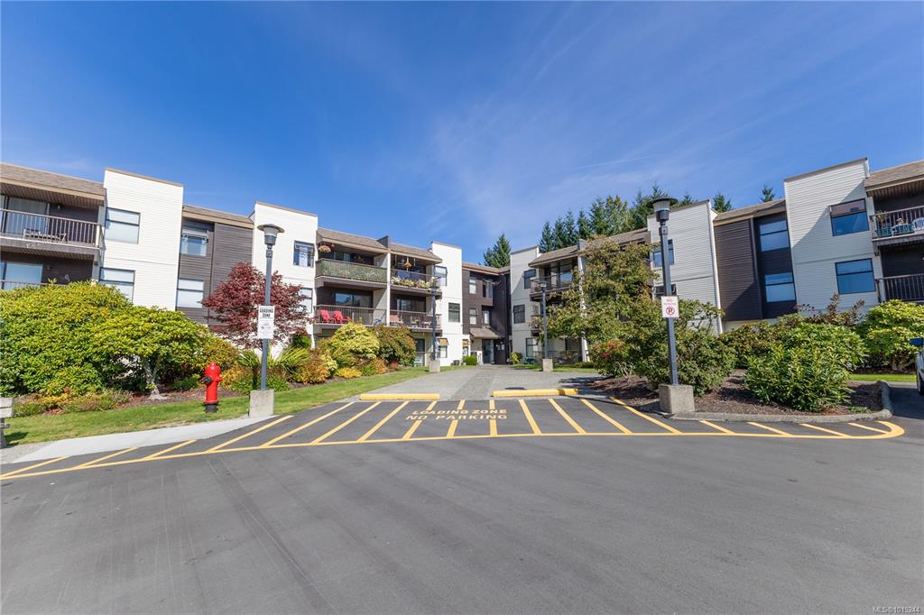 585 Dogwood St, 1015244, BC,