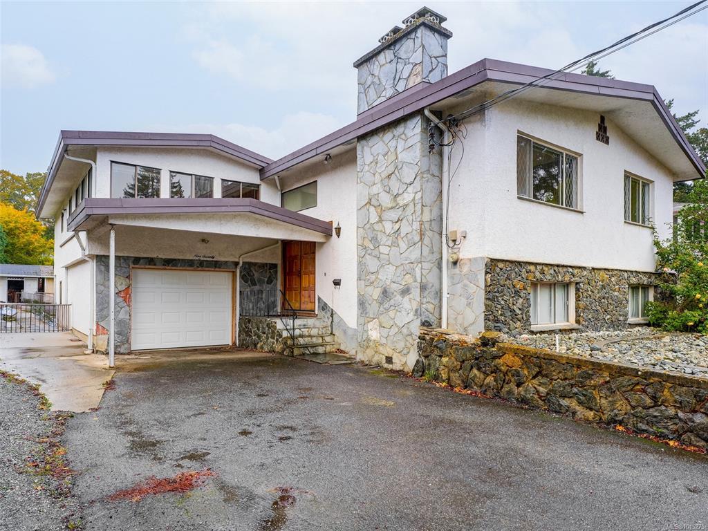 Third View of 970 Ambassador Ave, Saanich, BC, V8X 3N2