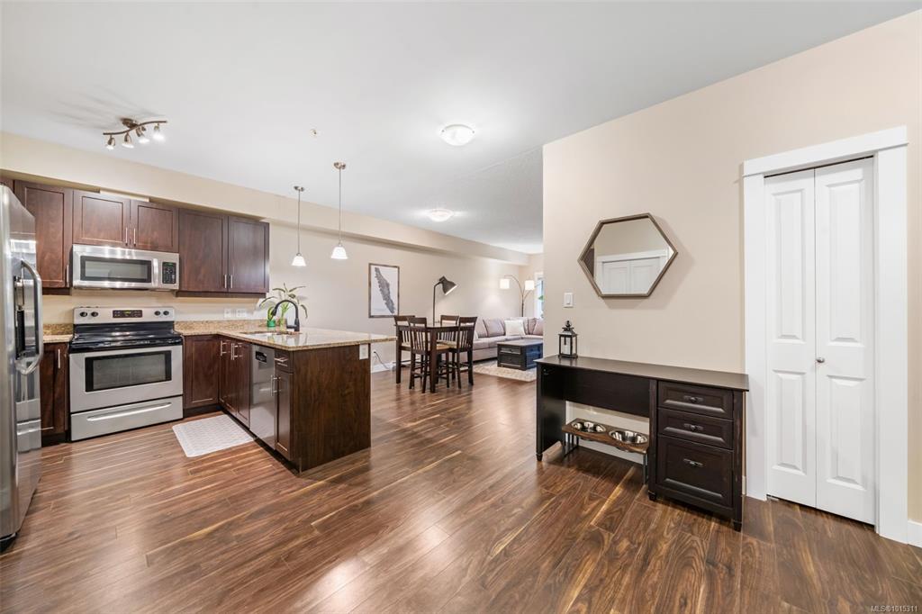 938 Dunford Ave, 1015311, BC,