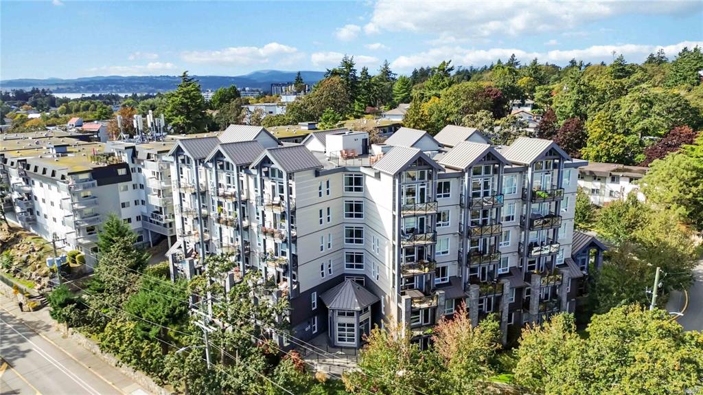 Fifth View of 924 Esquimalt Rd, Skyline, Esquimalt, BC, V9A 3M8