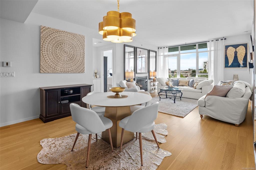 Fourth View of 100 Saghalie Rd, Victoria, BC, V9A 0A1
