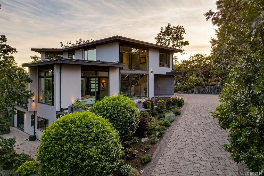 Second View of 3724 Arbutus Ridge, Saanich, BC, V8N 6B3