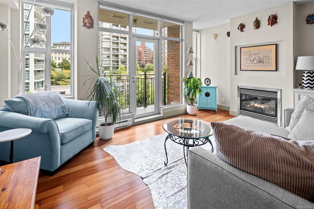 Third View of 737 Humboldt St, Victoria, BC, V8W 1B1