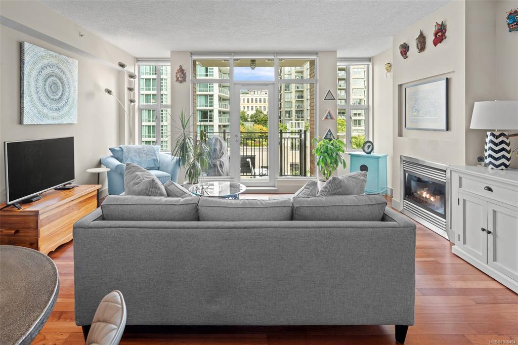 Fifth View of 737 Humboldt St, Victoria, BC, V8W 1B1