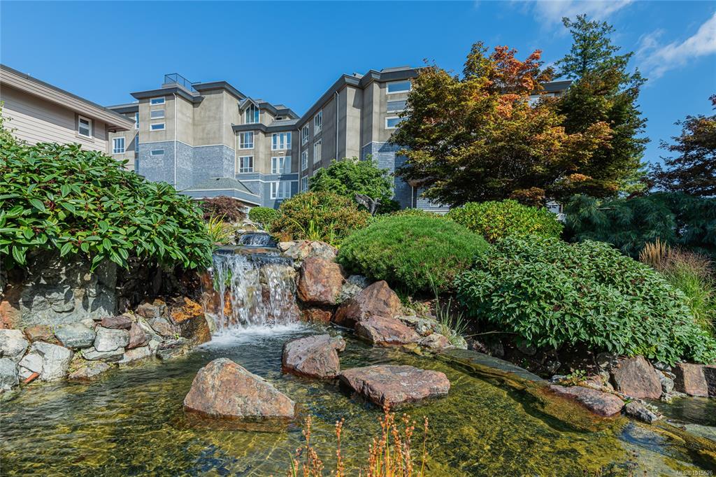 940 Boulderwood Rise, 1015626, BC,