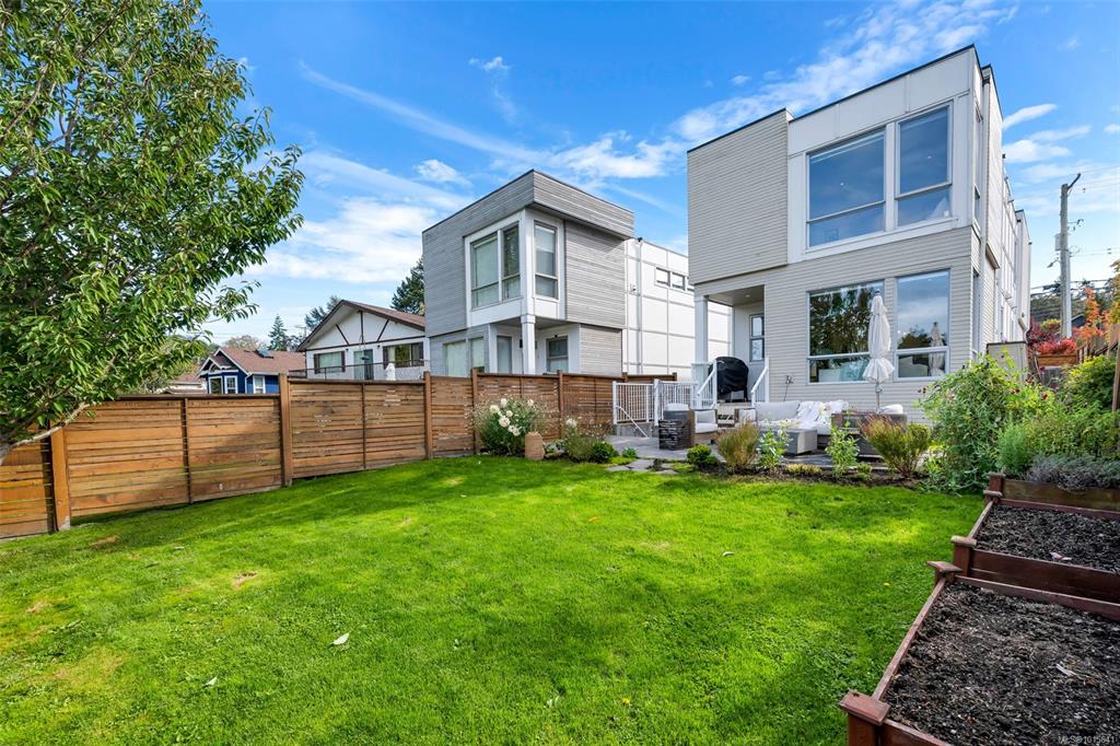 1040 Colville Rd, 1015641, BC,