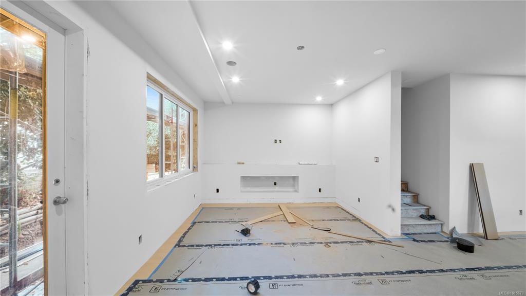 Third View of 588 Whiteside St, Saanich, BC, V8Z 1Y6