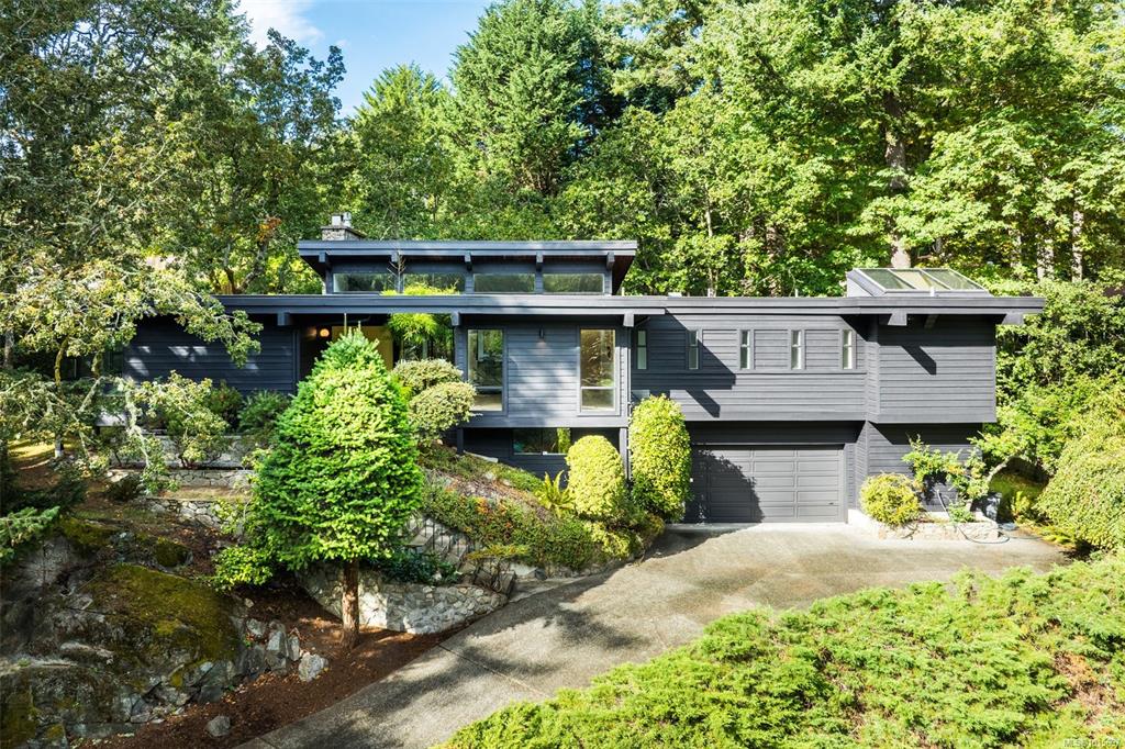 Fourth View of 4464 Sunnywood Pl, Saanich, BC, V8X 4N4