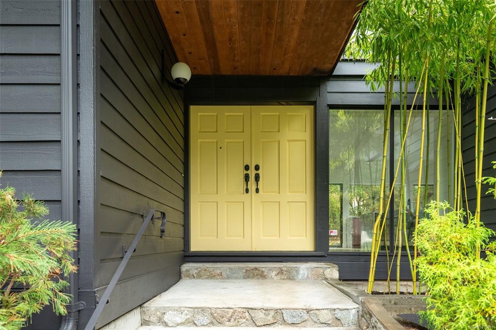 Fifth View of 4464 Sunnywood Pl, Saanich, BC, V8X 4N4