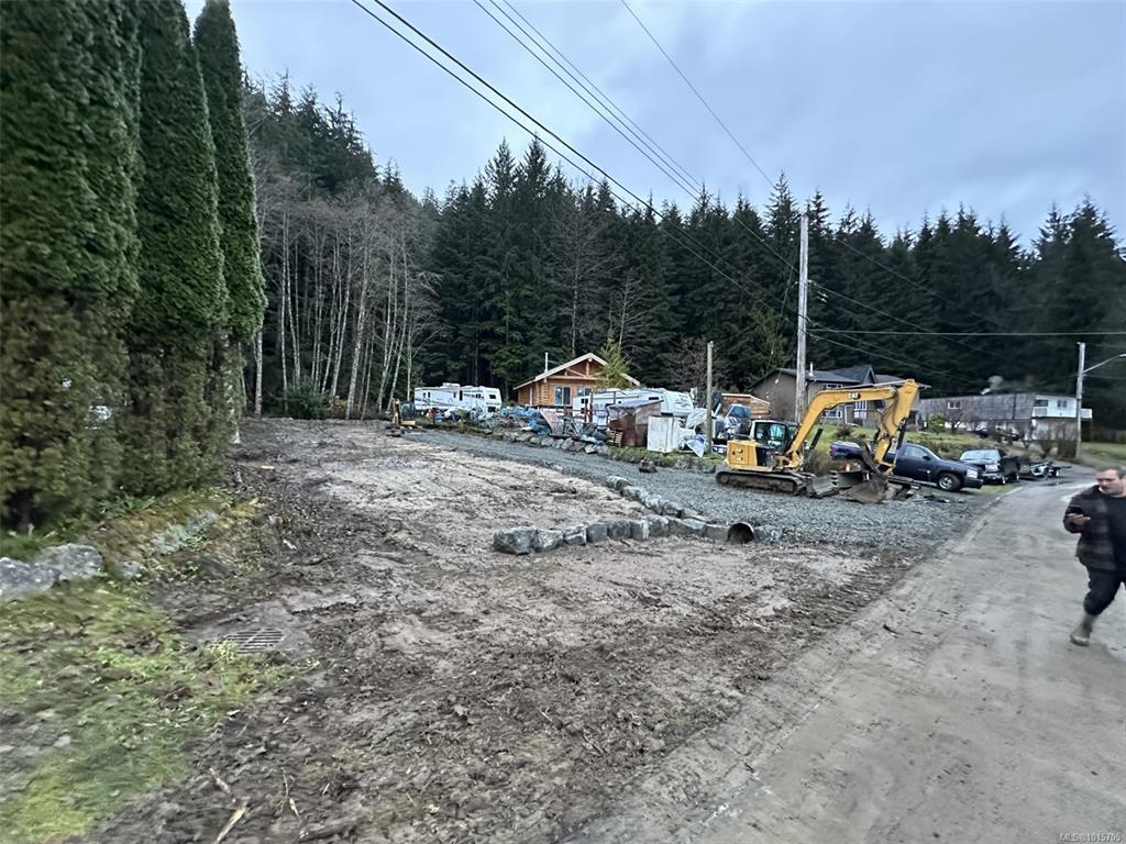 Third View of 400 Macmillan Dr, Sayward, BC, V0P 1R0