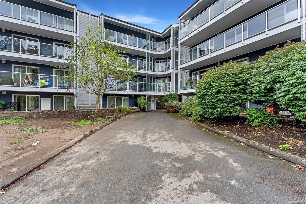 3277 Quadra St, 1015732, BC,