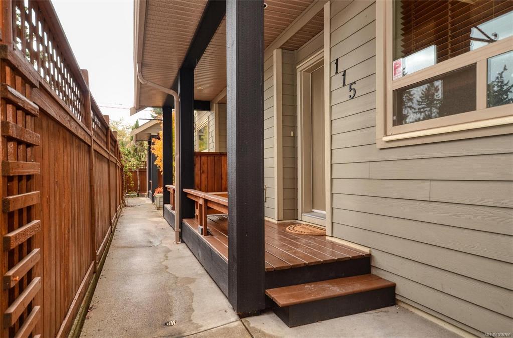 785 Station Ave, 1015766, BC,