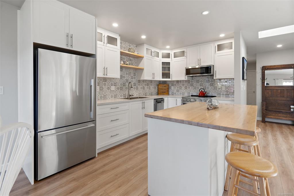 10008 Third St, 1015796, BC,