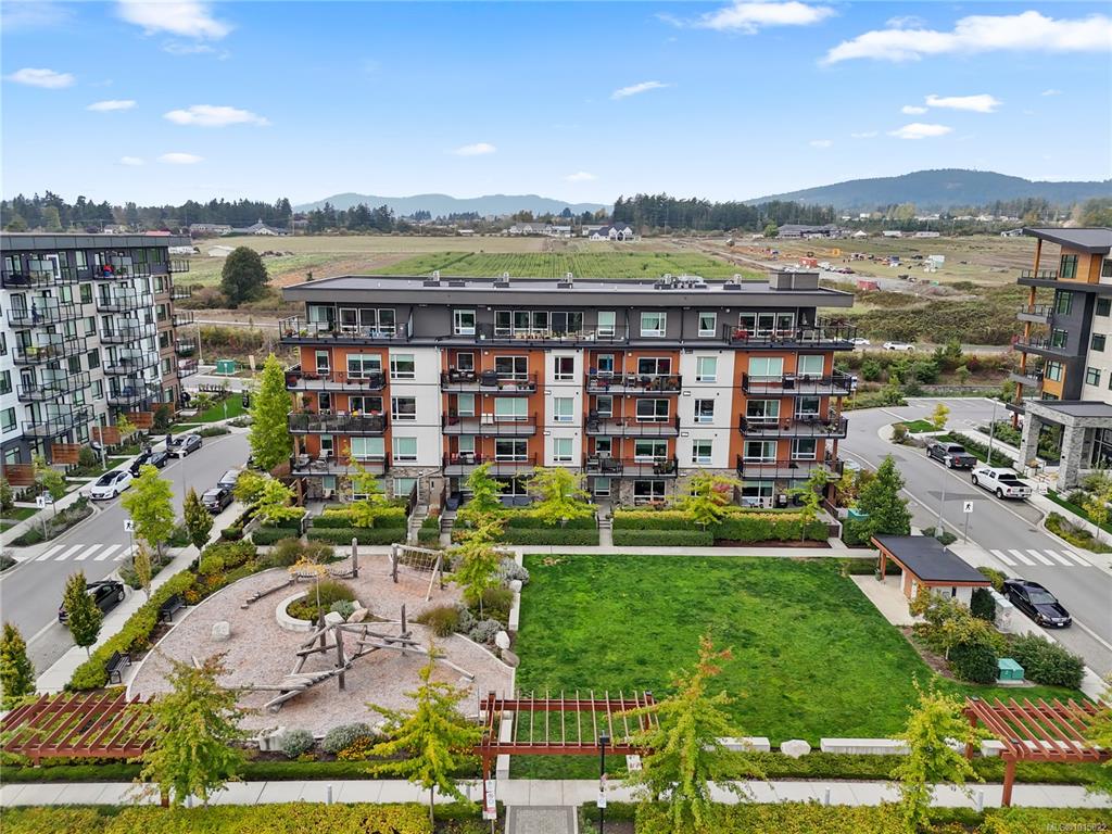 2500 Hackett Cres, 1015822, BC,