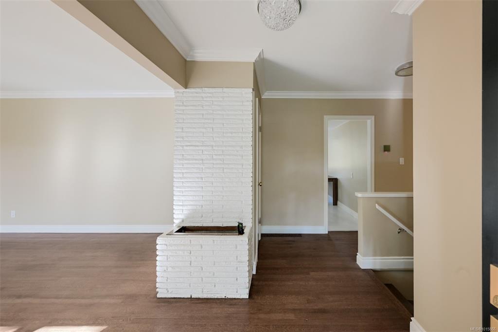Fifth View of 3160 Midland Rd, Oak Bay, BC, V8R 6E9
